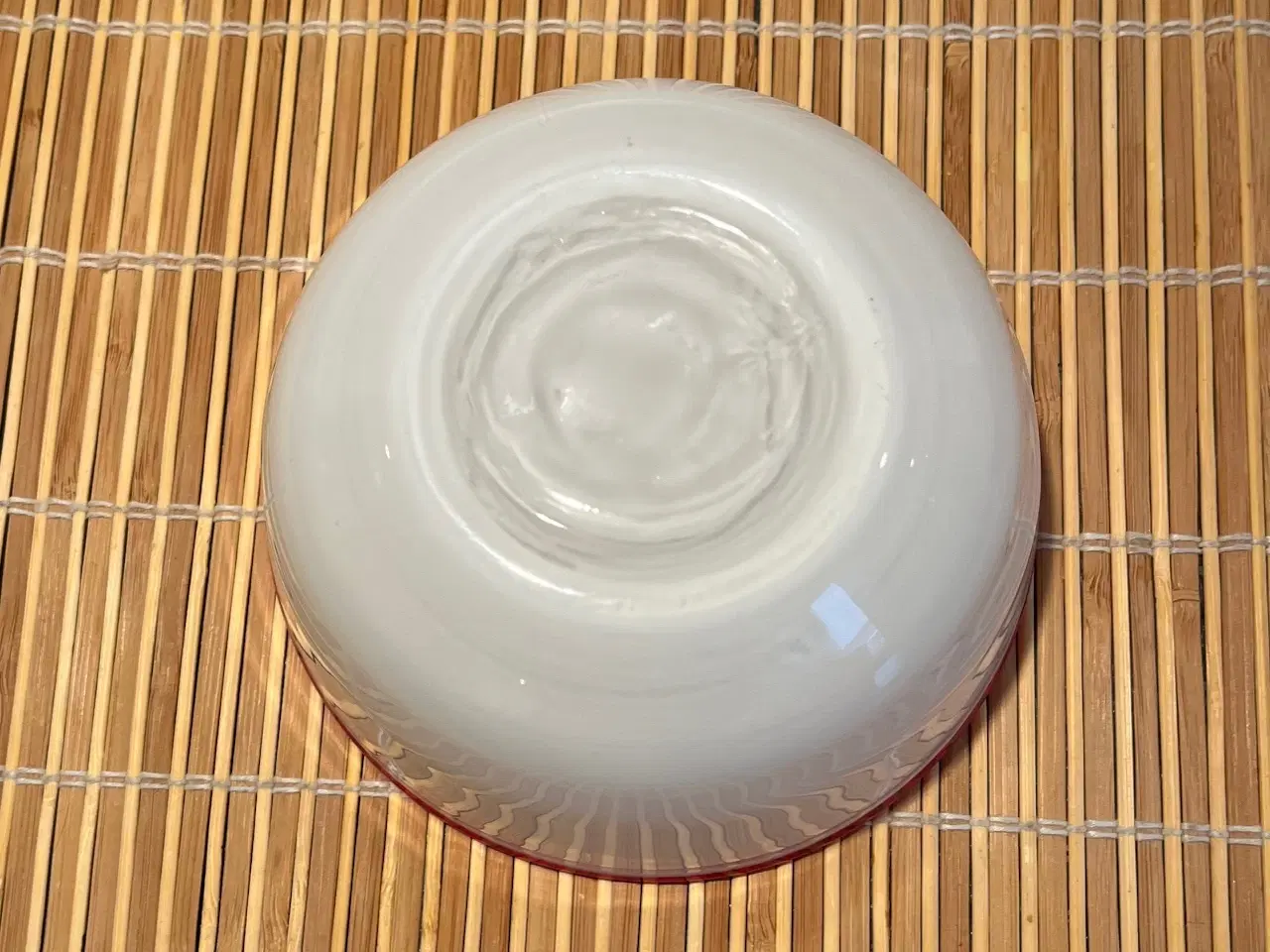 Billede 9 - Elegant vintage glasskål med klassisk rød kant