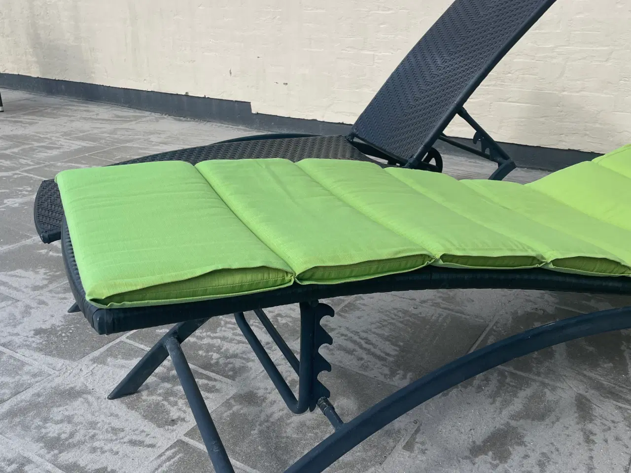 Billede 5 - Solsenge i ratan med kermit grøne hynder 