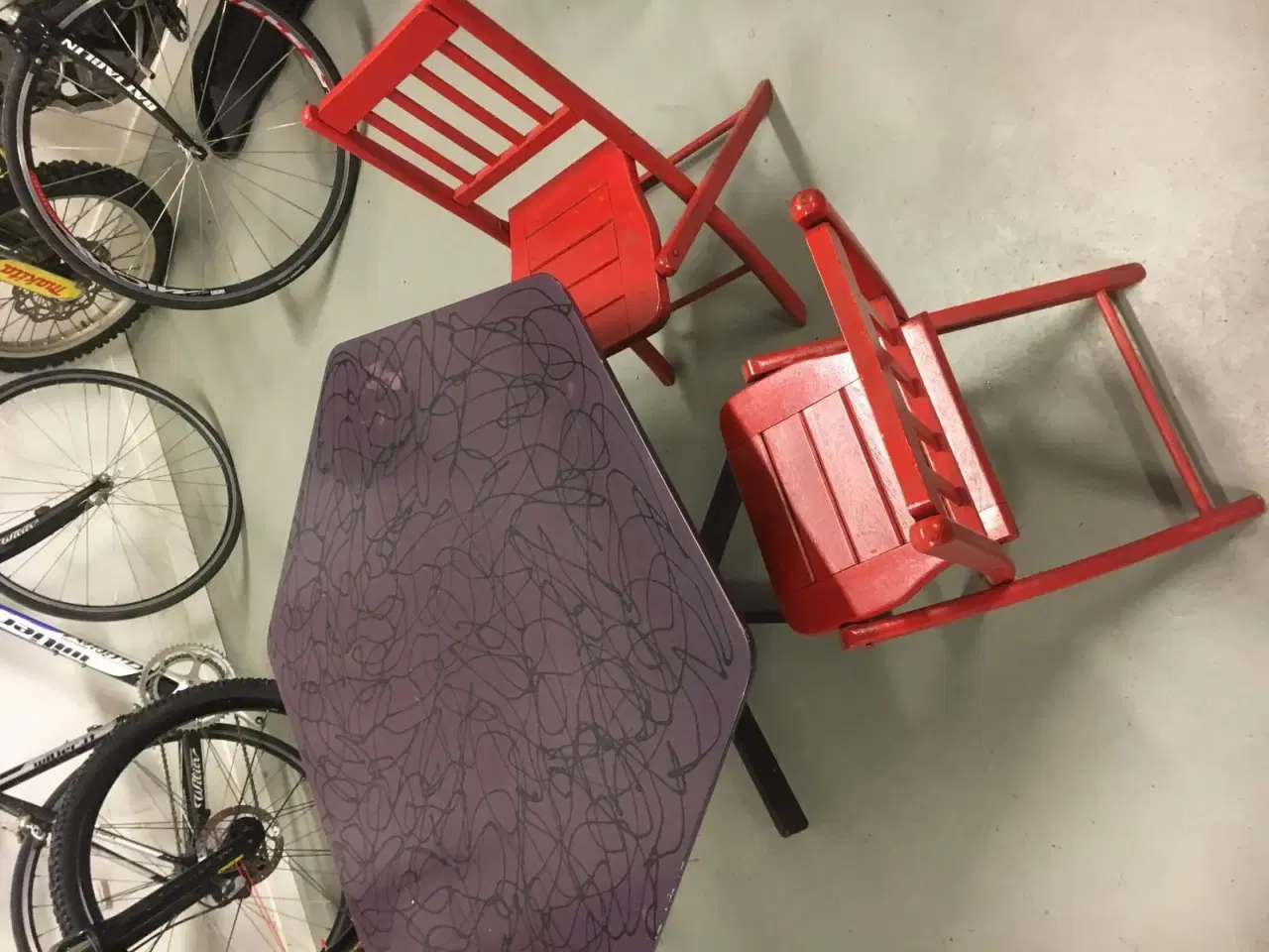 Billede 1 - Retro Børnestole sæt med bord