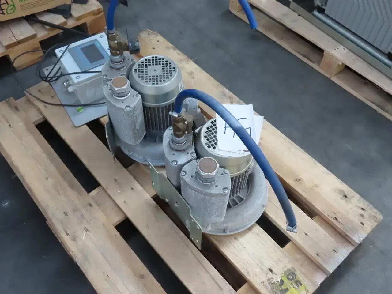 Billede 2 - 2 stk. El-motor + el-skab
