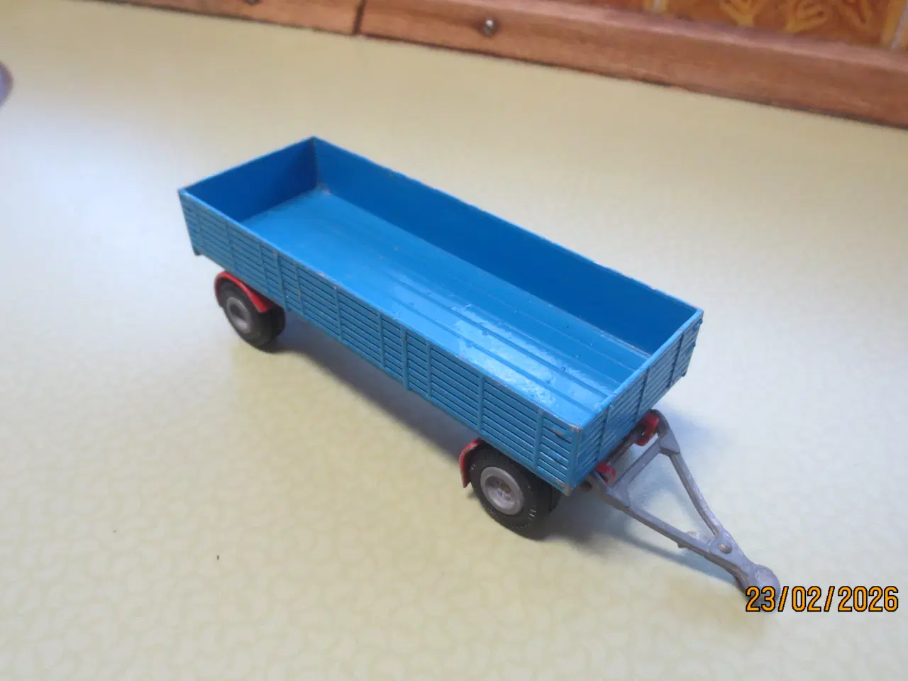 Billede 2 - 2 stk Forskellige Tekno Anhængere