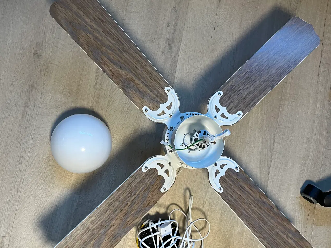 Billede 1 - Loftventilator med lys