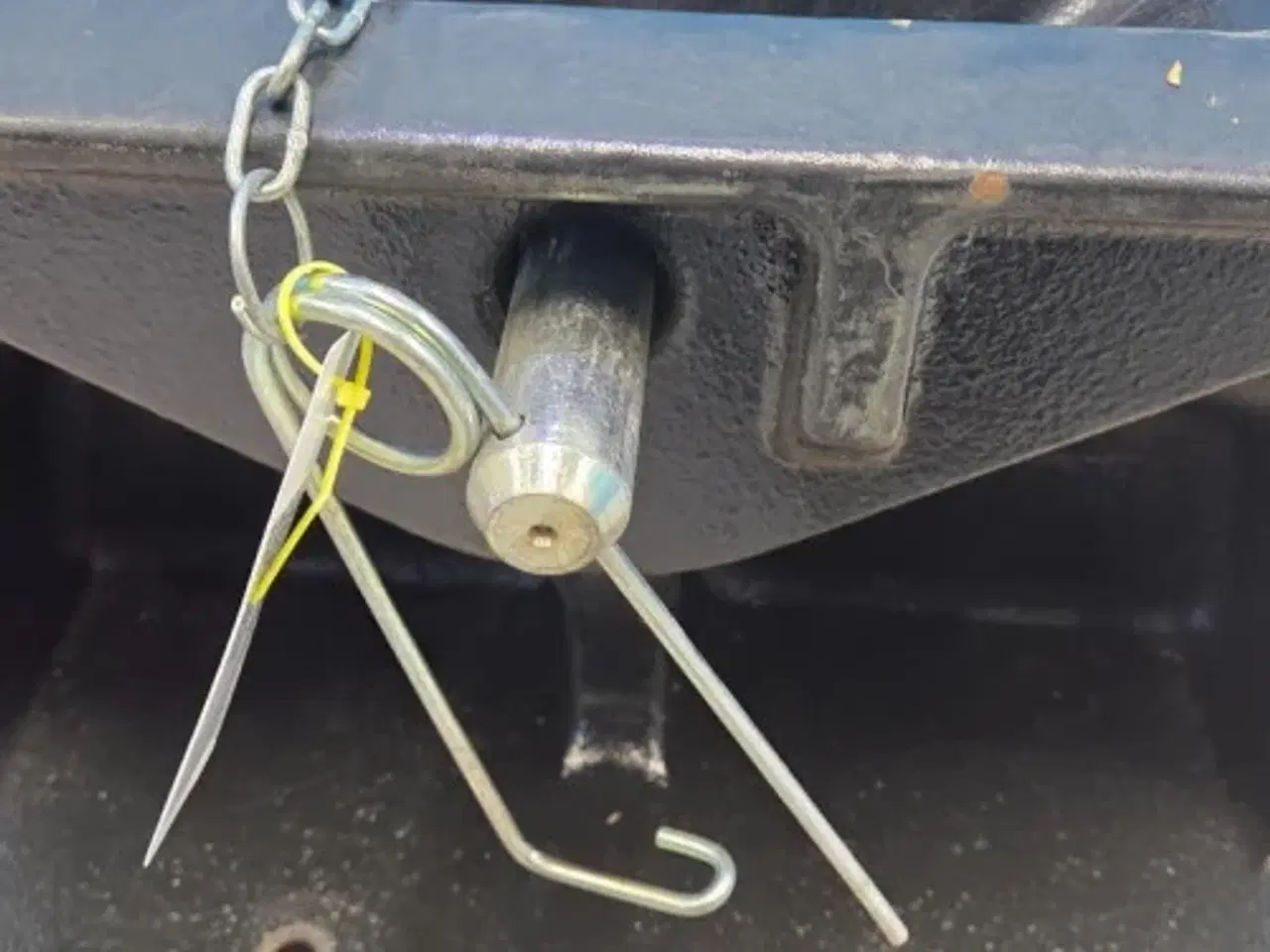 Billede 16 - Case Farmall 115C Frontvægt Holder 84313805