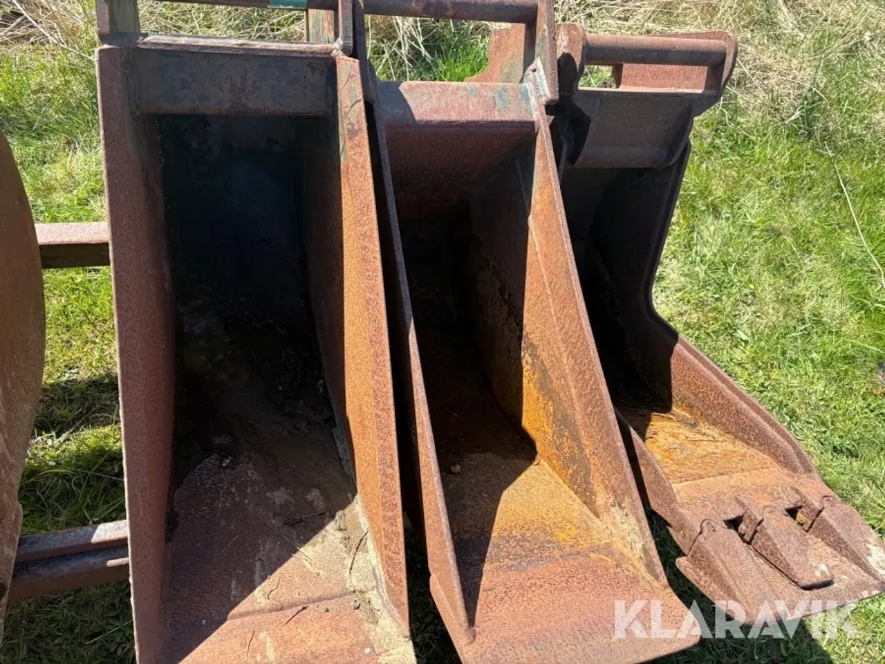 Billede 10 - Skovlsæt med stativ 5 skovle + stativ