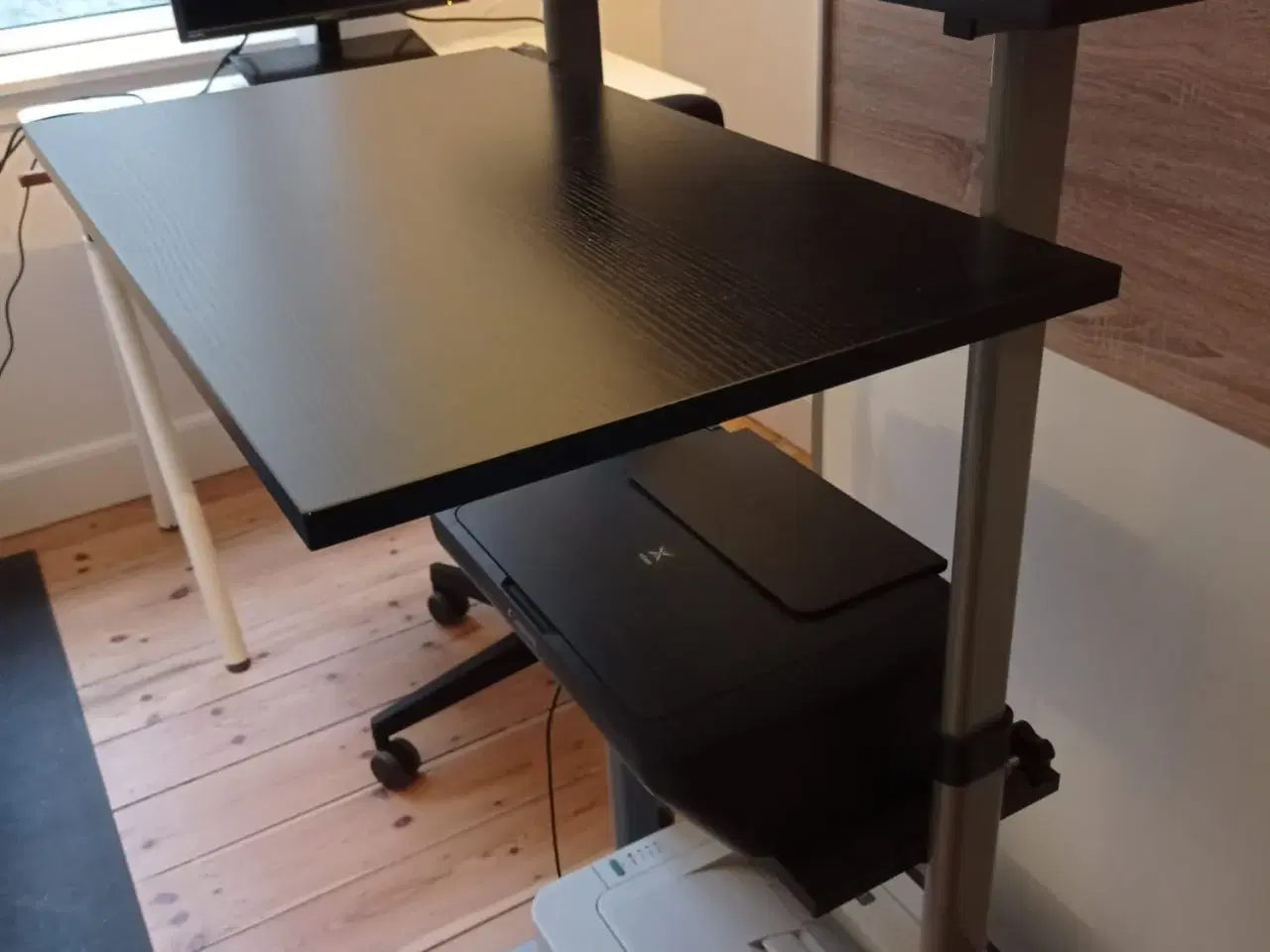 Billede 2 - Hævet skrivebord