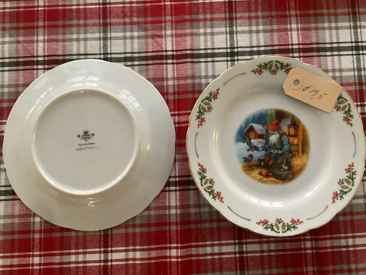 Billede 2 - Fyrklövern Gammeldags jul Frokost/kage tallerkener