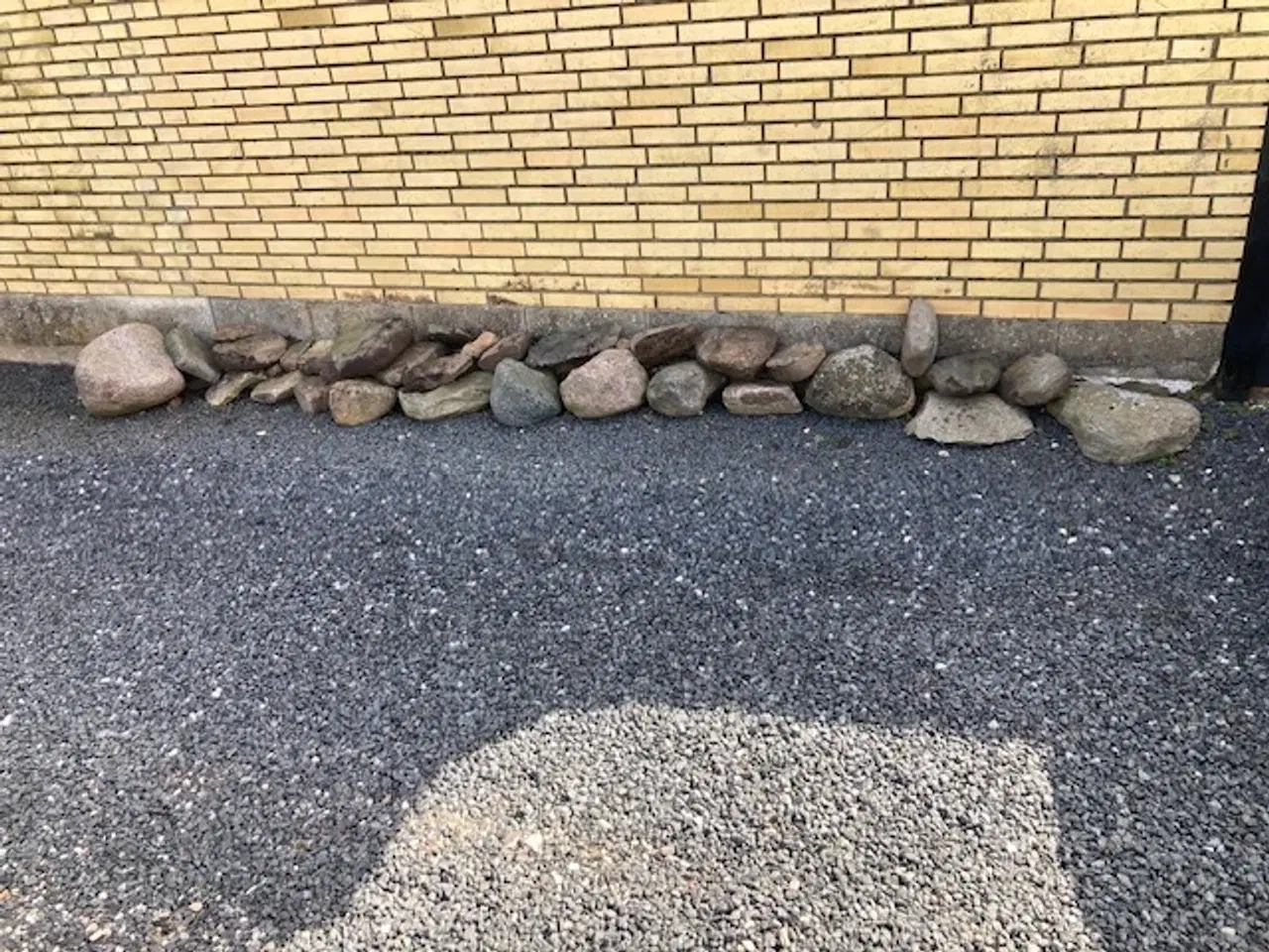 Billede 1 - Store / mellemstor sten til bålplads, bede m.m.