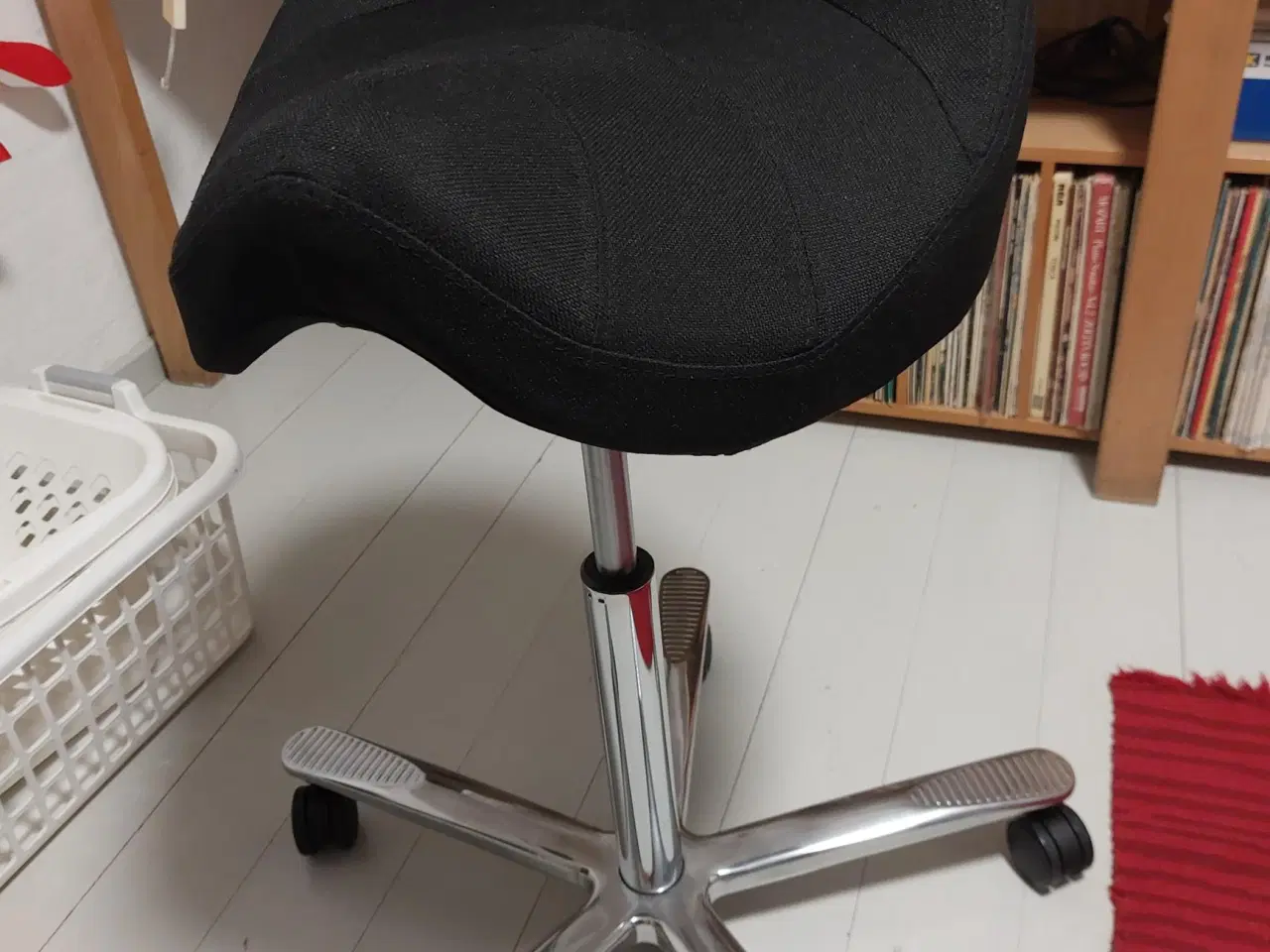 Billede 1 - Behandlerstol sadelstol, ukendt mærke