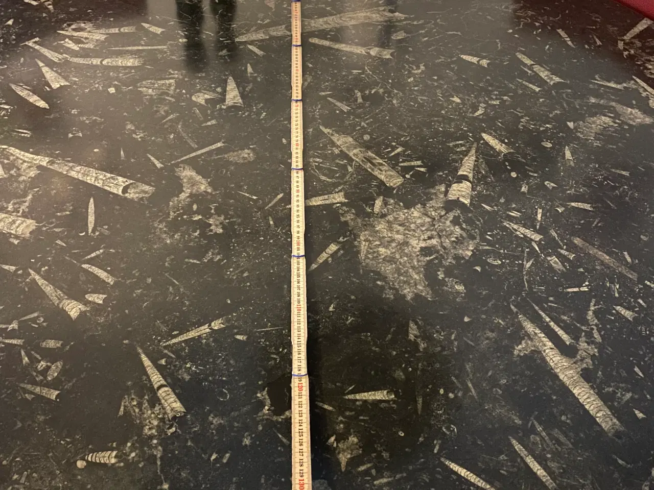 Billede 6 - Stenbord med forsiller stort og tungt spisebord