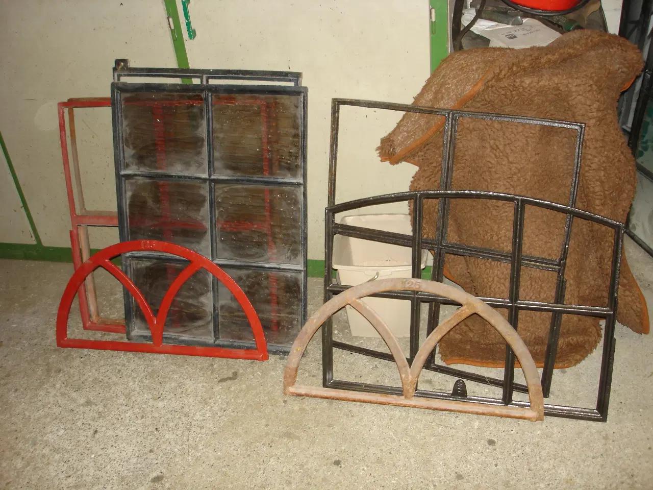 Billede 4 - Staldvinduer med spejle og uden