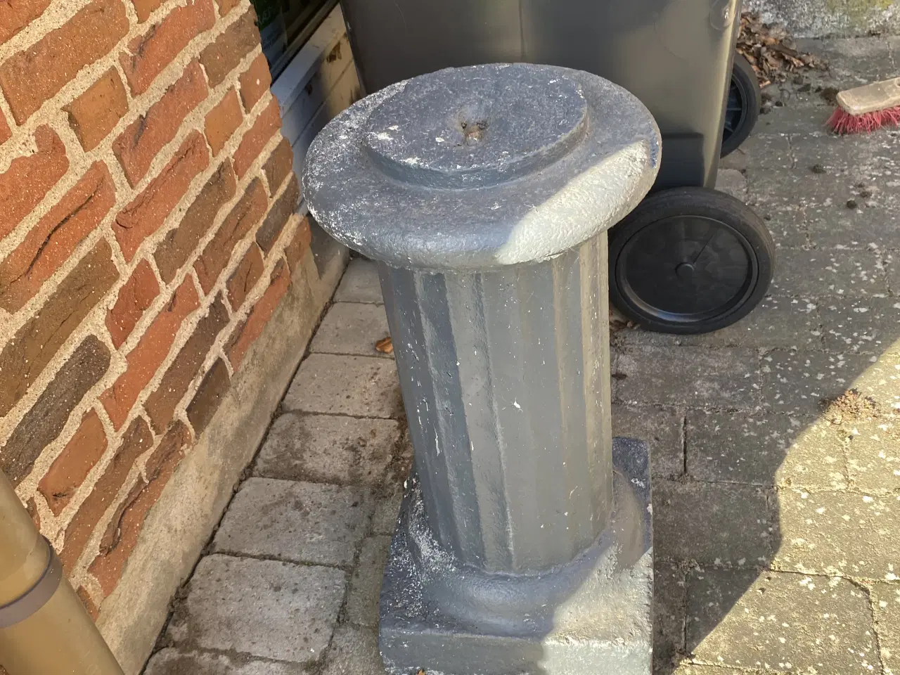 Billede 2 - Ælder sokkel til solur