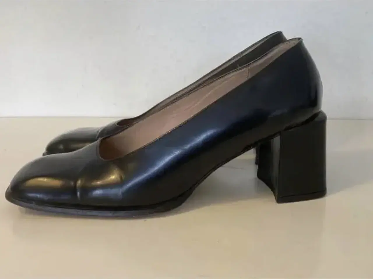 Billede 3 - Originale Stuwart heels str 38