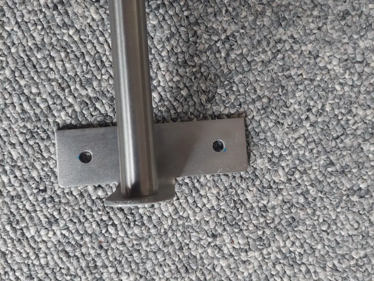 Billede 2 - Håndklædestænger metal sølvfarve ny 