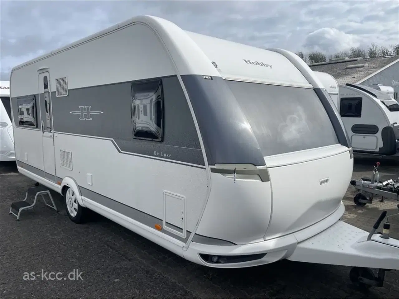 Billede 2 - 2014 - Hobby De Luxe 560 CFe   Hobby De Luxe 560 CFe  Dobbeltseng  Næsten NYT Penta fortelt