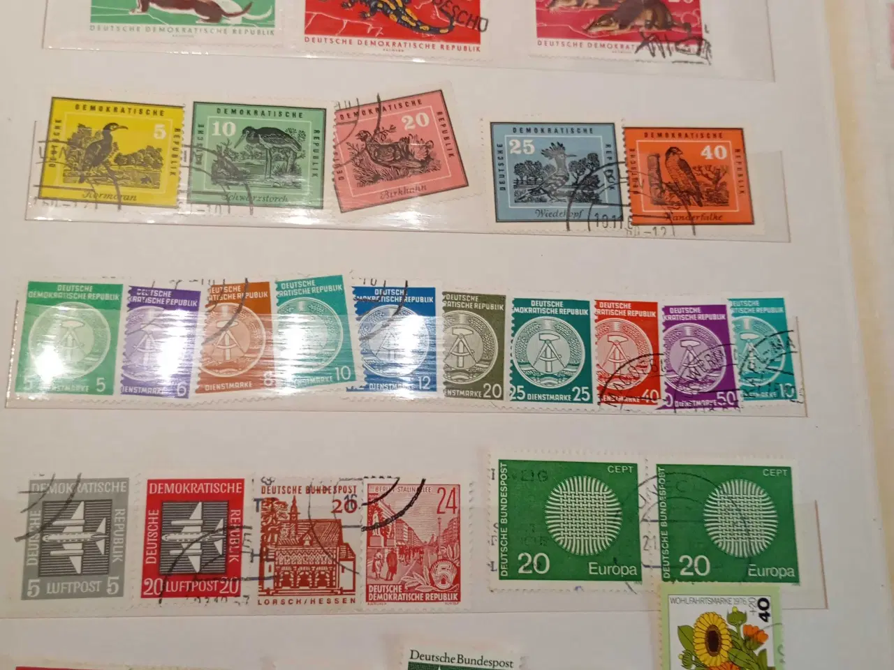 Billede 4 - Lille Stamp album m/udenlandske