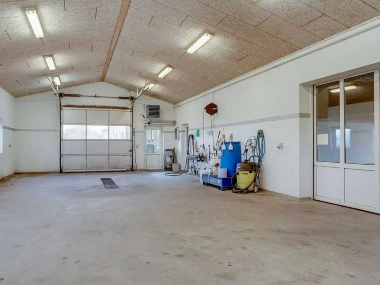 Billede 7 - Veldisponeret værksted/lager med autolifte i Tørringhuse