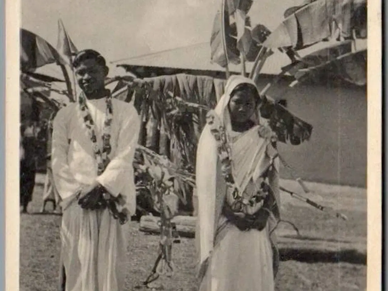 Billede 1 - Santhalmissionen - Et Brudepar - Missioner  - Ubrugt