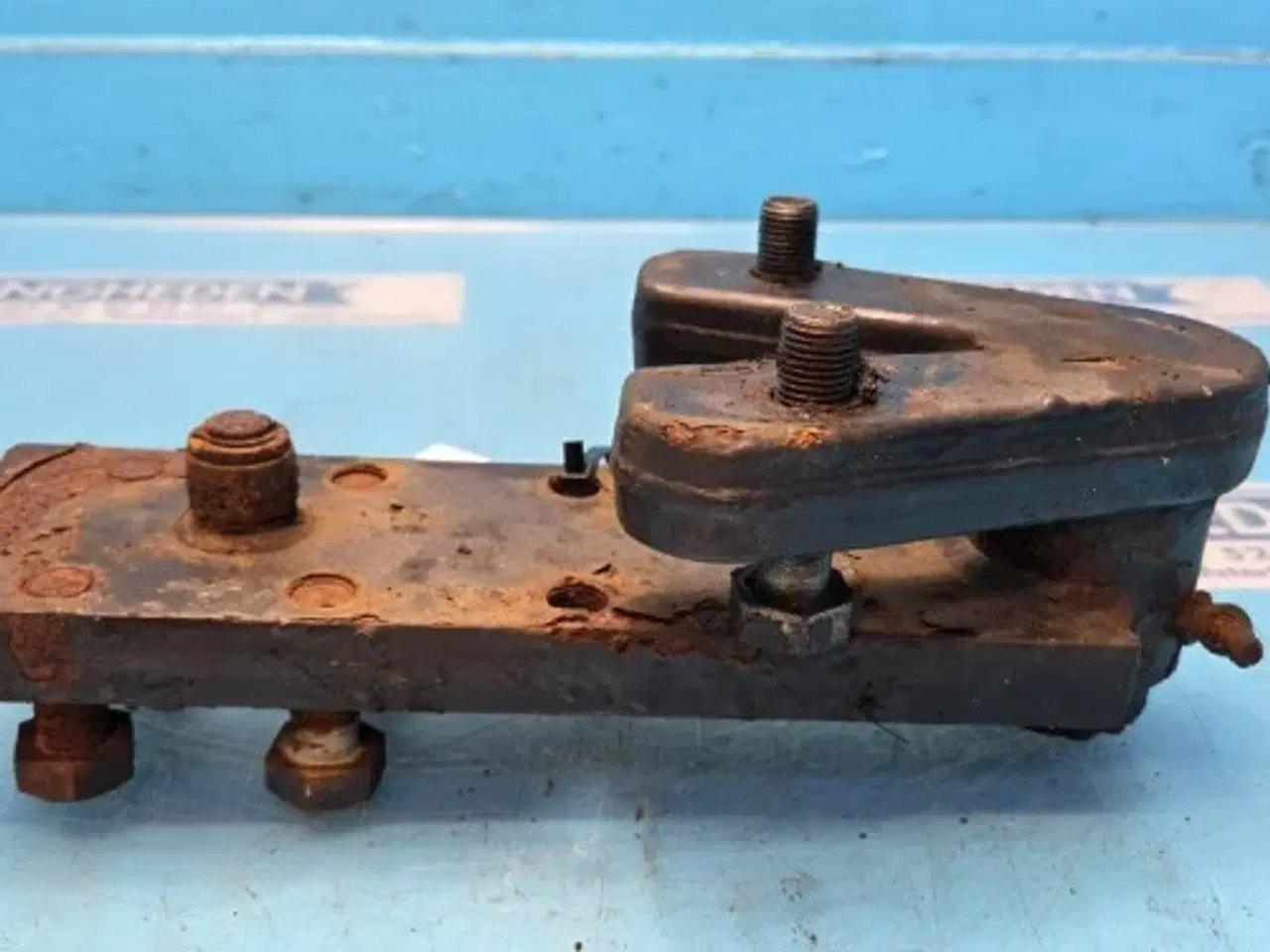 Billede 10 - New Holland TM190 Skærmholder 82025922