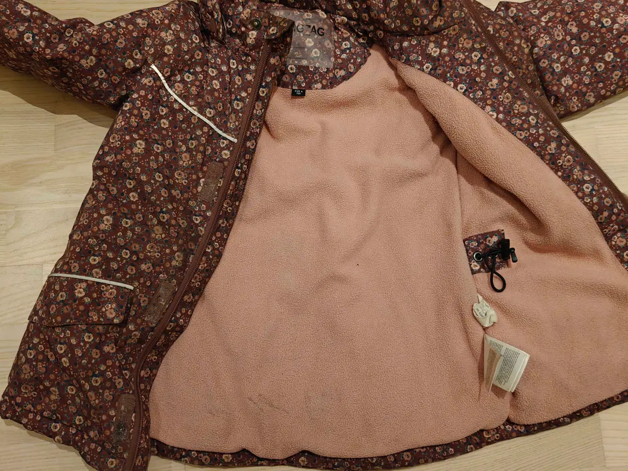 Billede 5 - Flot vinterjakke (Zig Zag) str 4 år/104