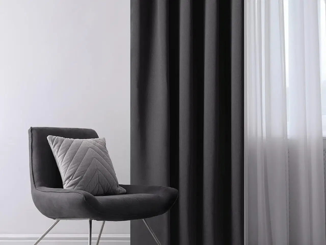 Billede 6 - Mørklægningsgardin blackout 140×245 cm – sort, sølvøskner – AmeliaHome