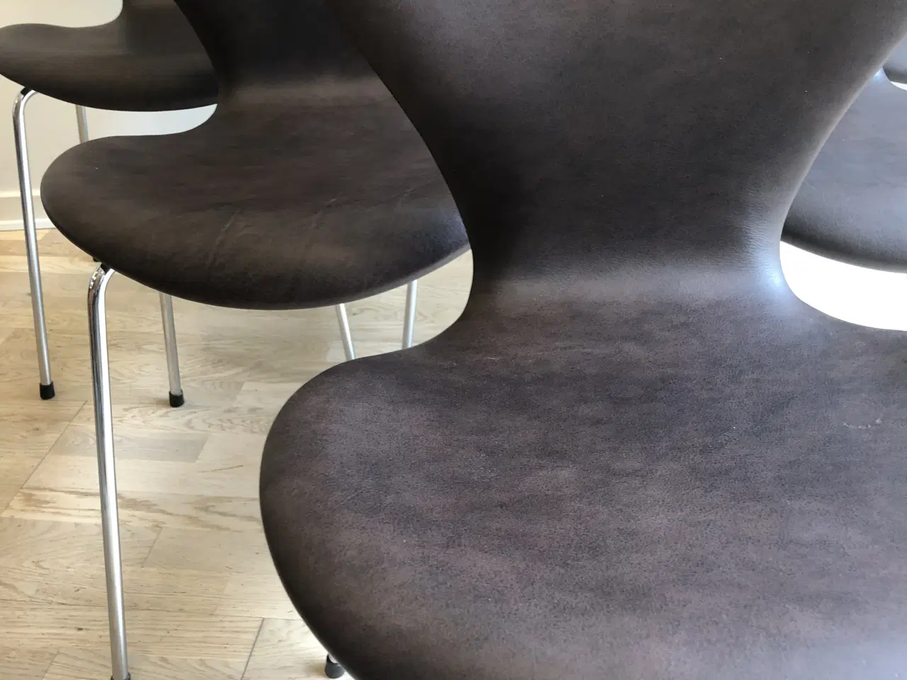 Billede 2 - Arne Jacobsen 3107 Syver - FH - Nypolstret Anilin