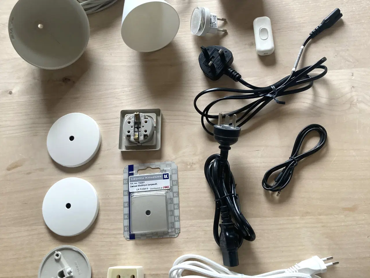 Billede 2 - Oprydningssalg. Elektronik- og el-artikler.