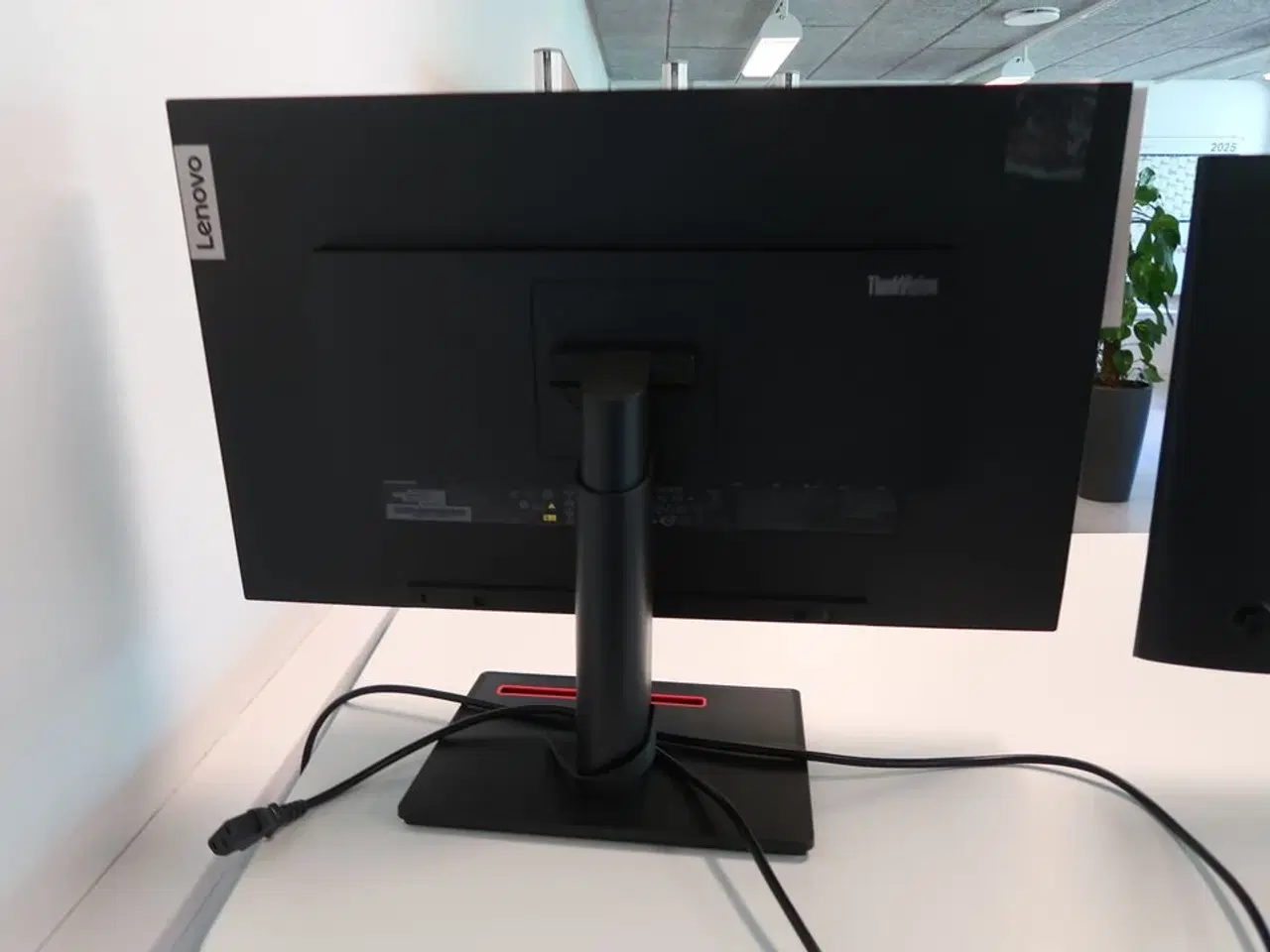 Billede 6 - Lenovo ThinkVision T27h-2L 27" QHD-skærm