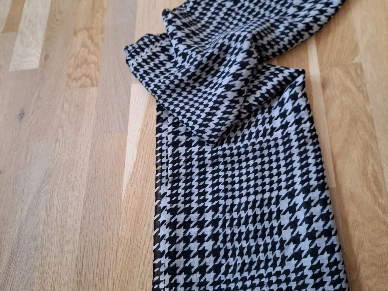 Billede 1 - Tørklæde