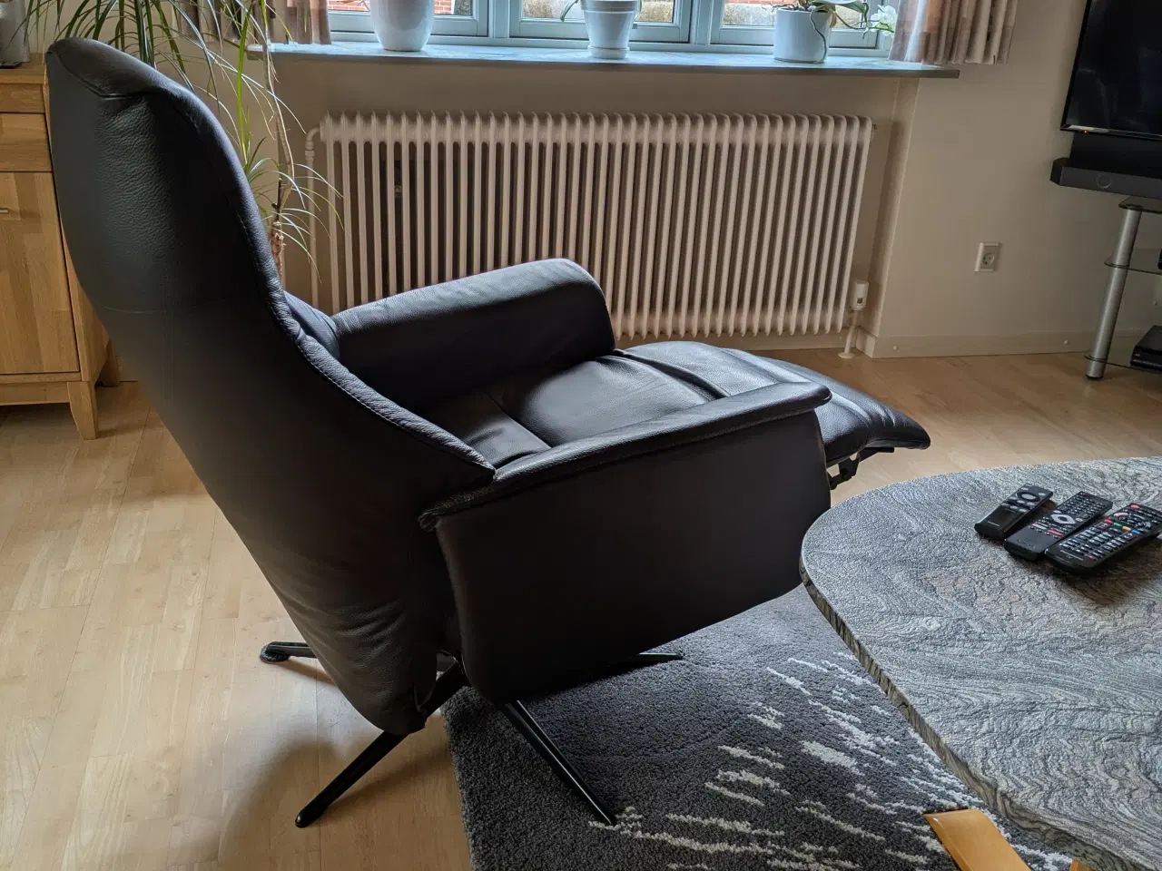 Billede 5 - Dreje/vippe, læder overalt