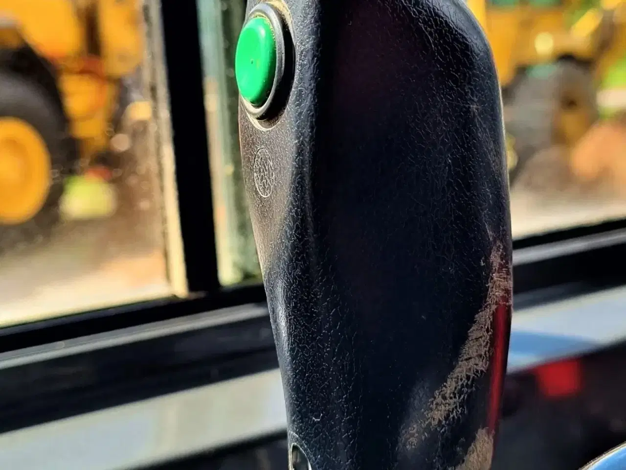 Billede 17 - KATO - IHI 27 V4 / kun 1000 timer / Tiltman og skovlsæt / årg. 2019