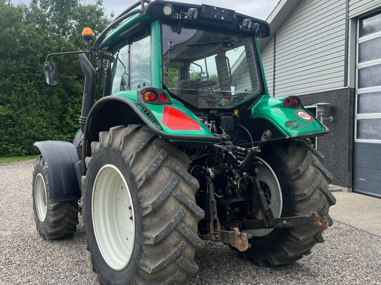 Billede 14 - Valtra T202 Direct med skovinddækning og frontlift