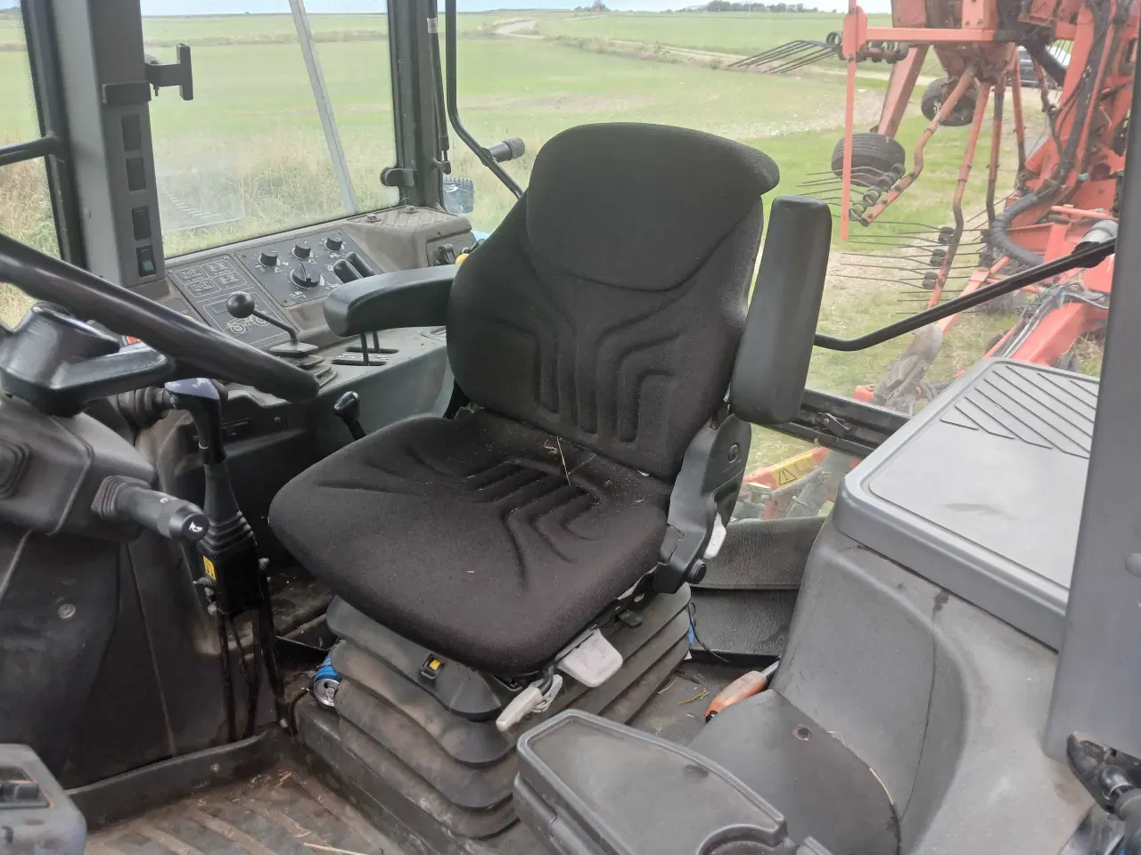 Billede 8 - New holland 8560 med frontlæsser