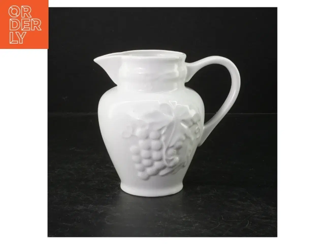 Billede 2 - Hvid porcelænskande med drue-relief (str. 14 cm)