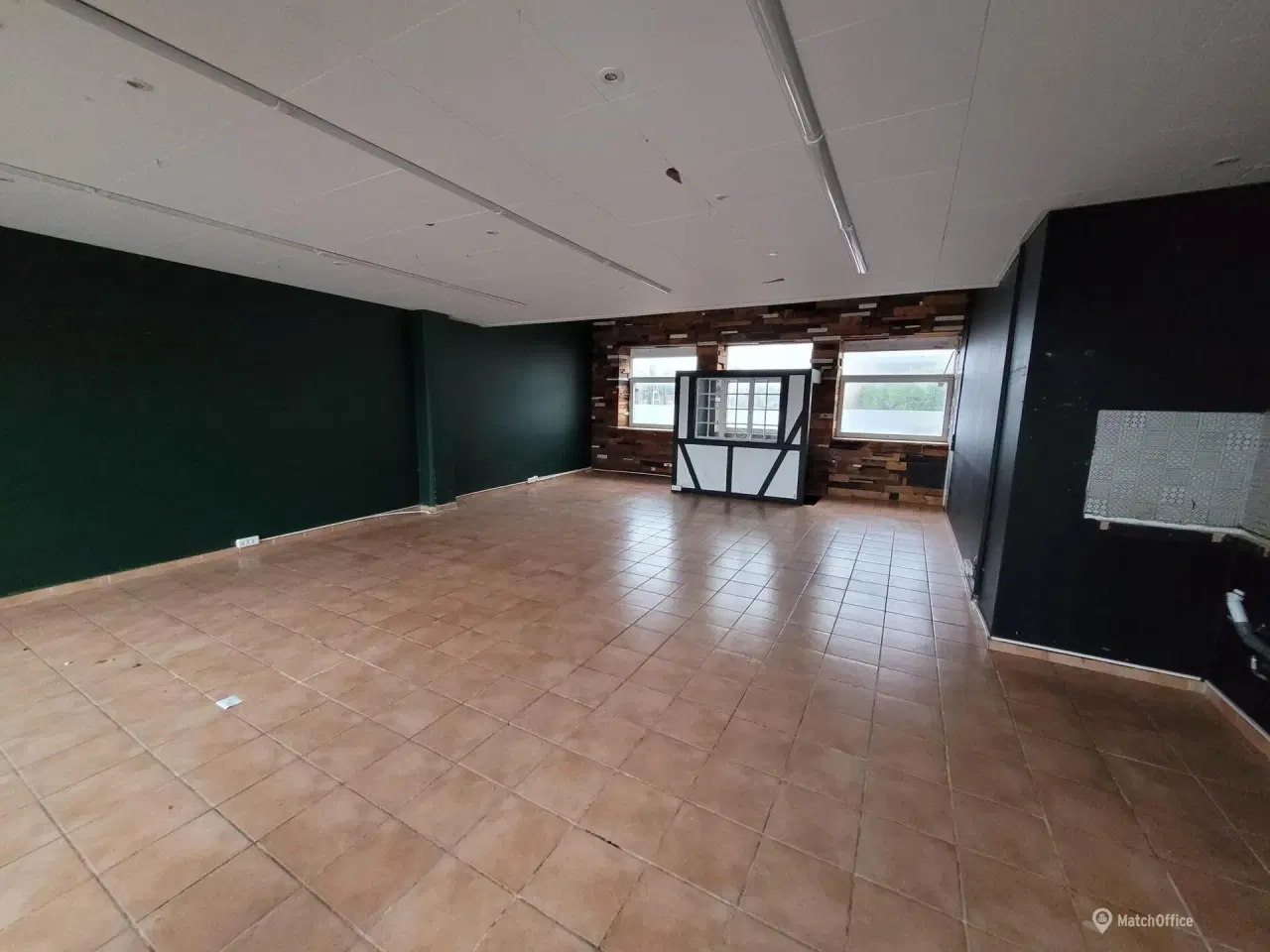 Billede 1 - Husum Torv - Butikslejemål