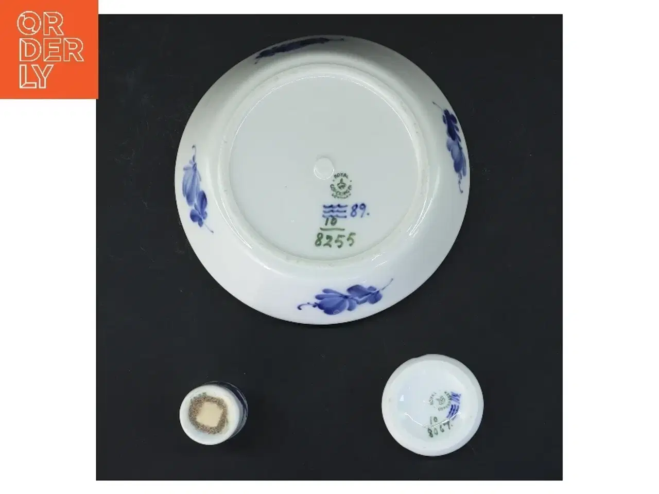 Billede 2 - Porcelæns sæt med skål, saltbøsse og lille beholder fra Royal Copenhagen, med blå blomst motiv (str. 3 stk Ø 13,5 &