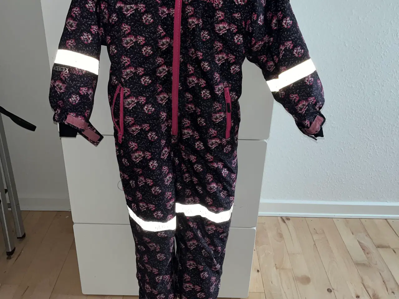 Billede 3 - flyverdragt         