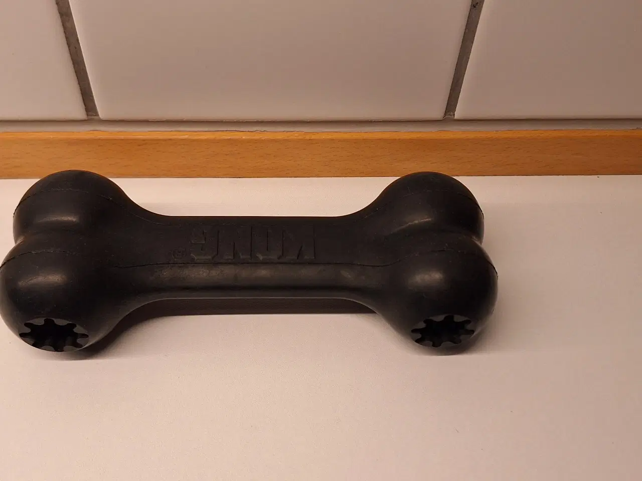 Billede 1 - Medium KONG Extreme gummiben til f.eks. godbidder