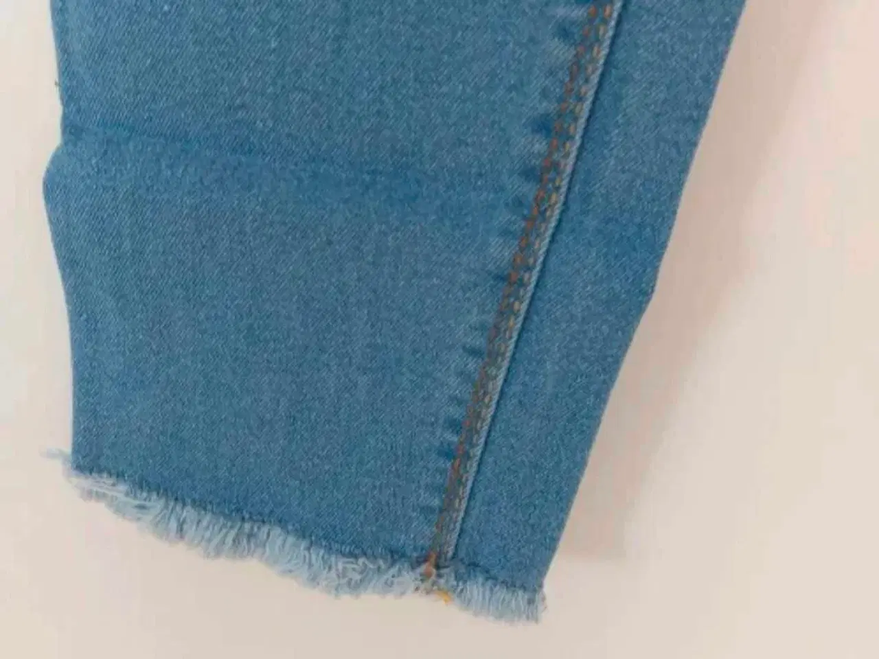 Billede 5 - 170, Jeans + T-shirt 