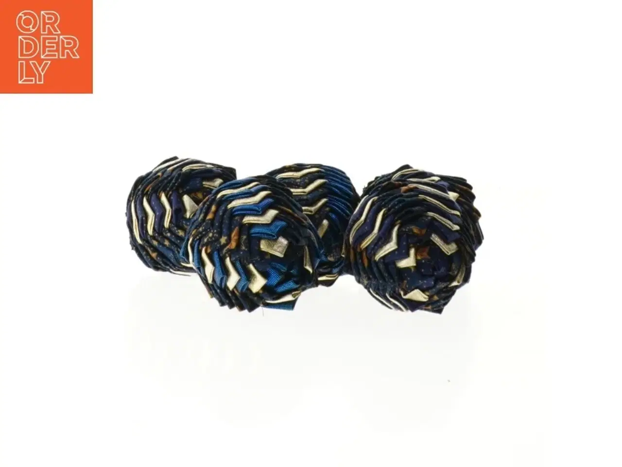 Billede 4 - 5 Patchwork julekugler(str. 5 styk. 8 cm)