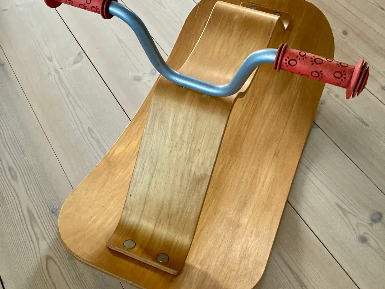 Billede 2 - Eksklusiv og sjov Gyngehest, gyngestol i formspænd