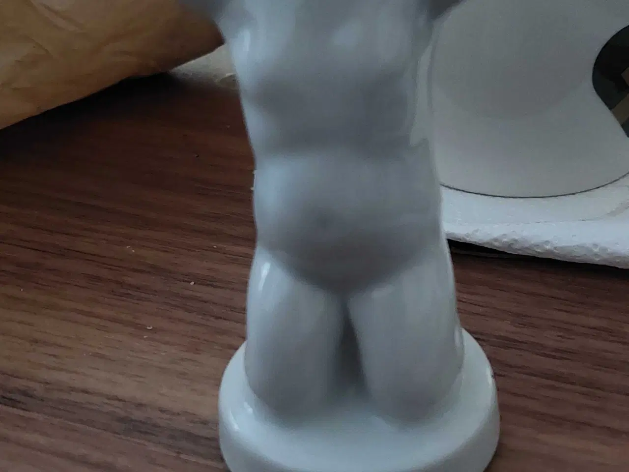 Billede 1 - Porcelæn figur dreng