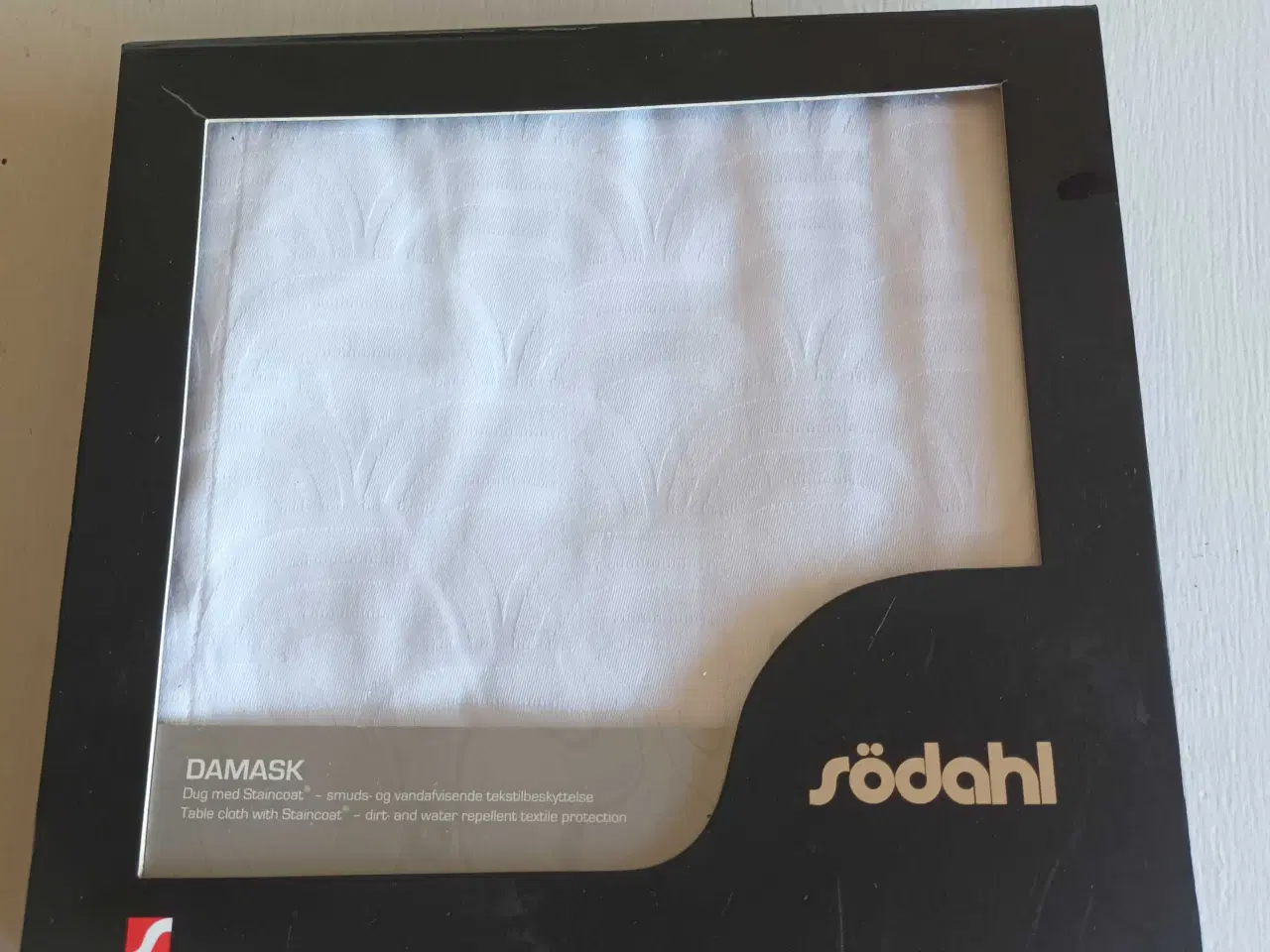Billede 1 - Damask dug sælges. Model twist