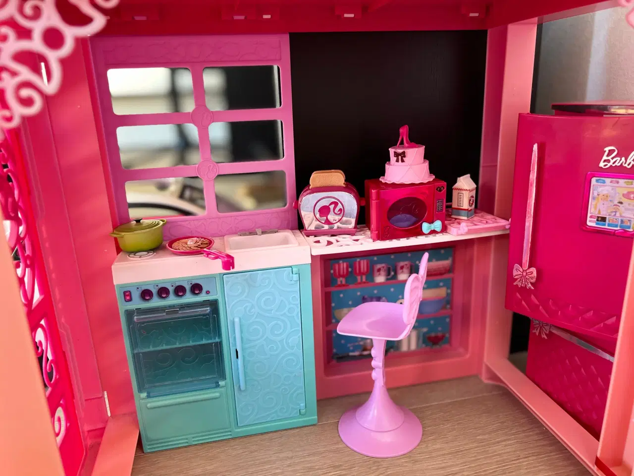 Billede 6 - Barbie og Bratz Hus, møbler, tøj og dukker