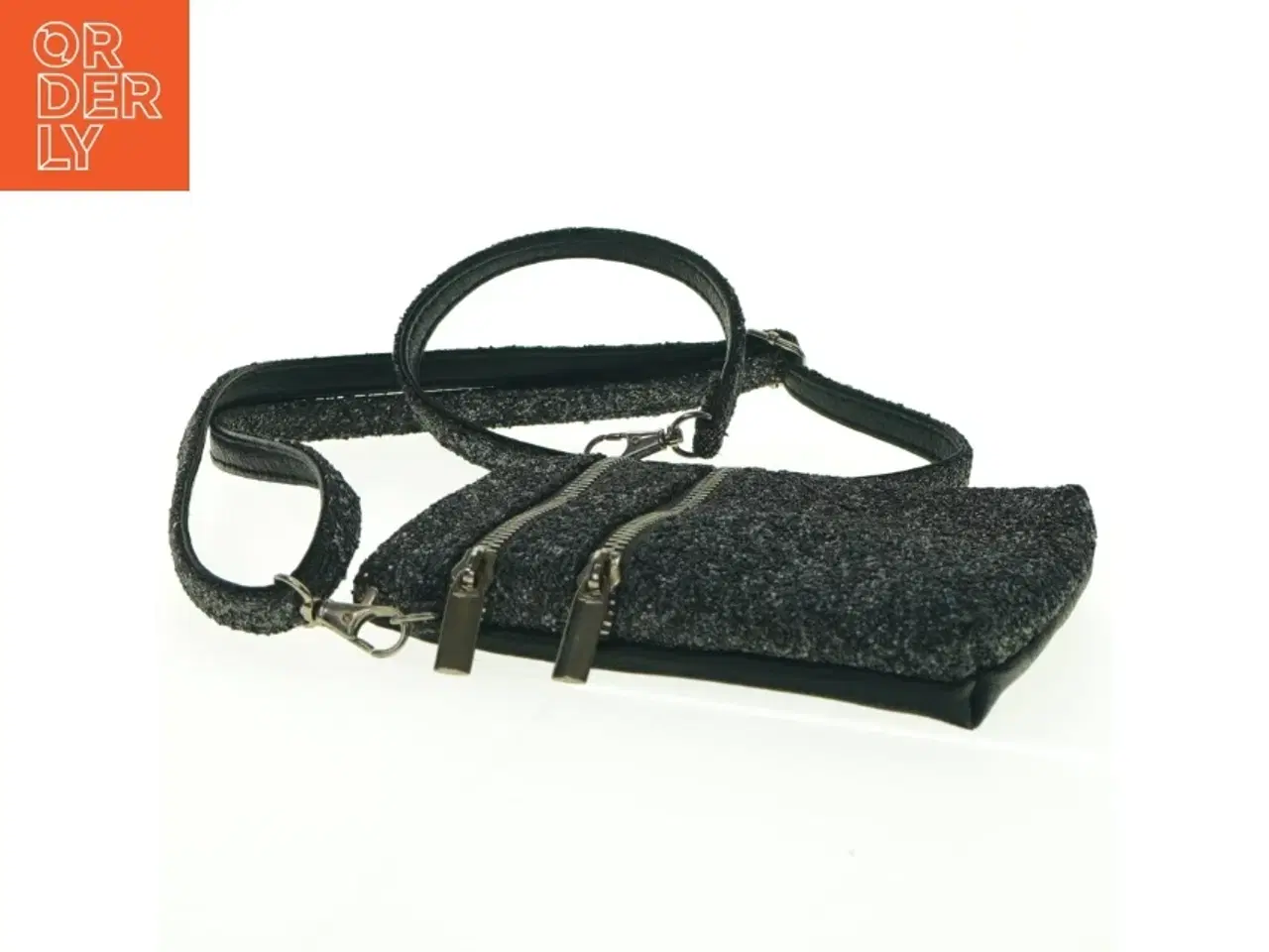 Billede 4 - Lille skuldertaske (str. 17 x 14 cm)