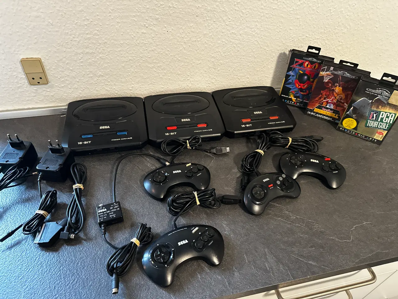 Billede 1 - SEGA MEGA DRIVE pakke med 3 maskiner og 3 spil