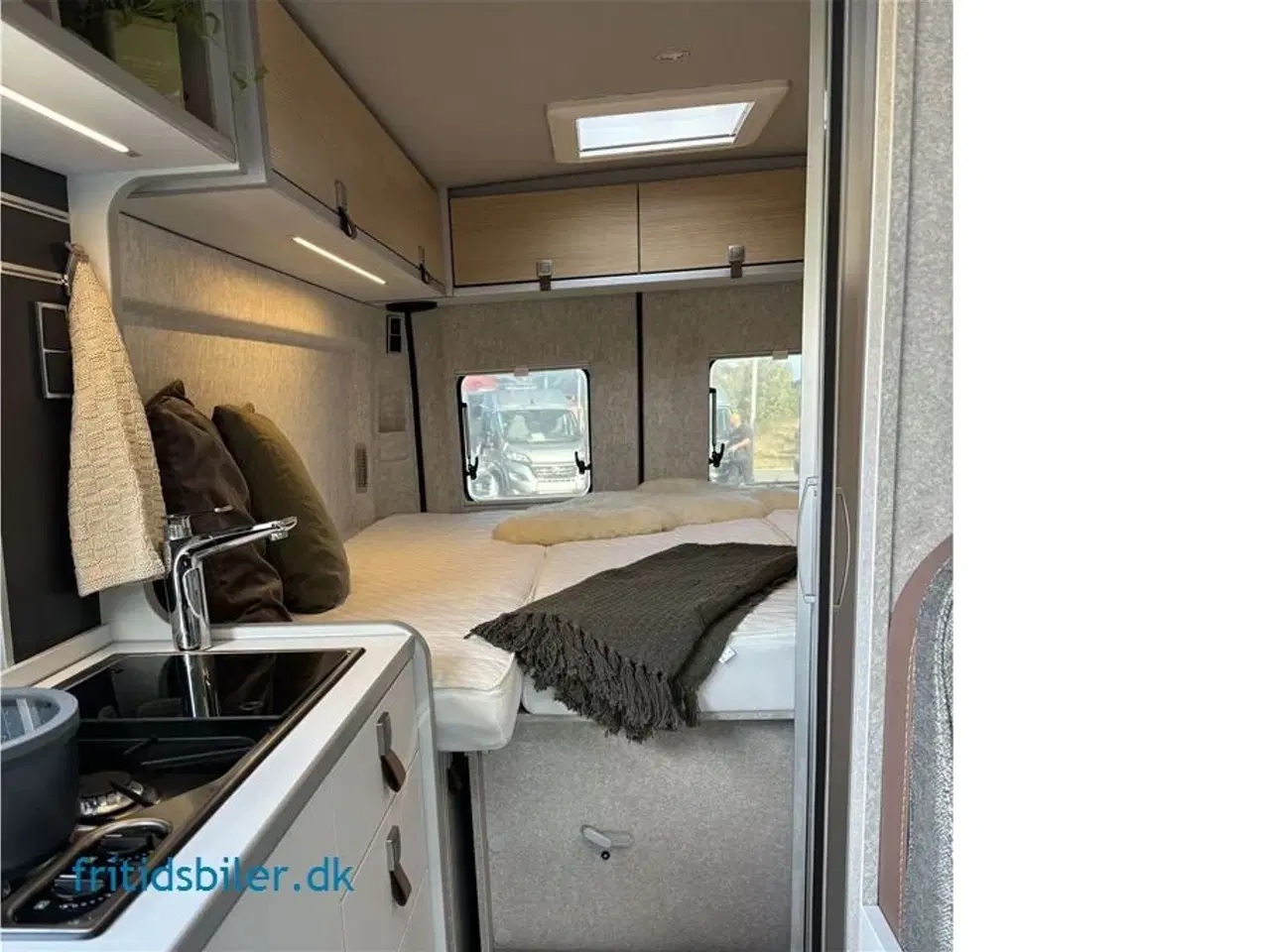 Billede 7 - 2024 - Hymer Campervan Yosemite 140 HK Aut. Gear   Hymer Yosemite med alt udstyr under 6 m med langsgående senge