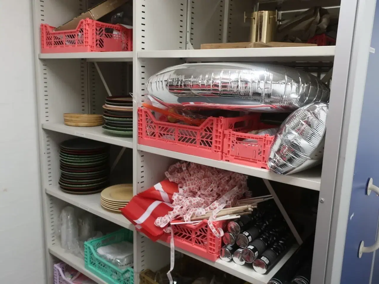 Billede 11 - Alt indhold i reoler