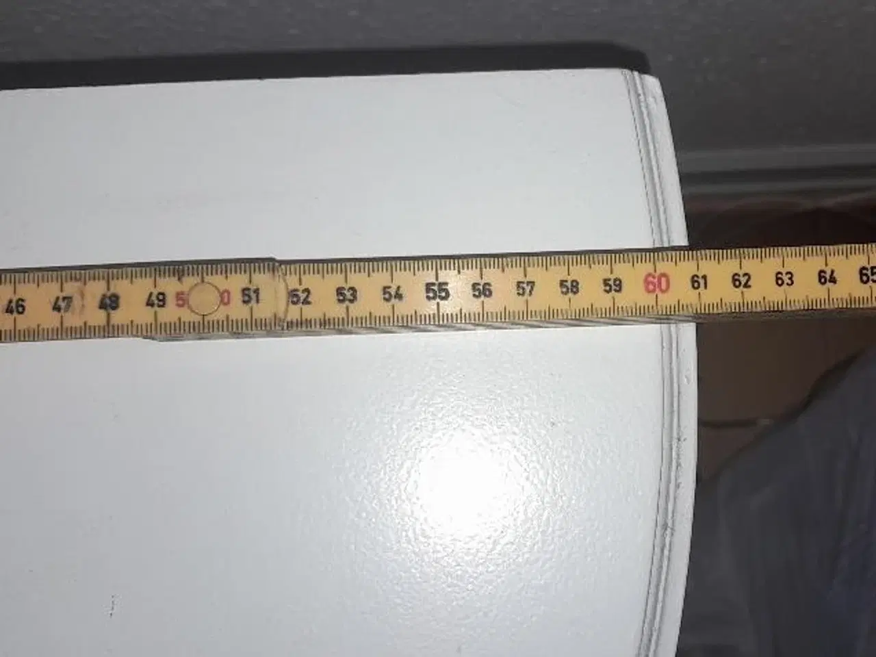 Billede 2 - Halvrundt bord med skammel