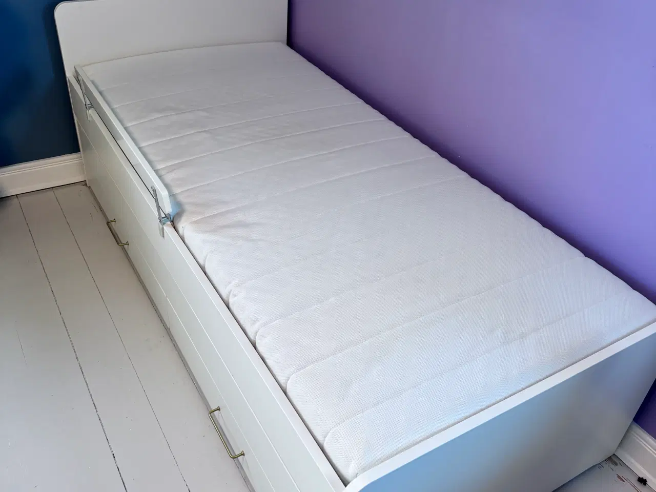 Billede 1 - SLÄKT Ikea seng med madrasser 90/180x200