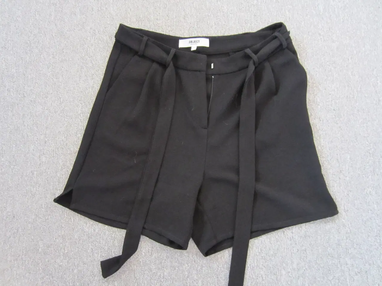 Billede 4 - Flotte sorte shorts i str. 38 fra Object